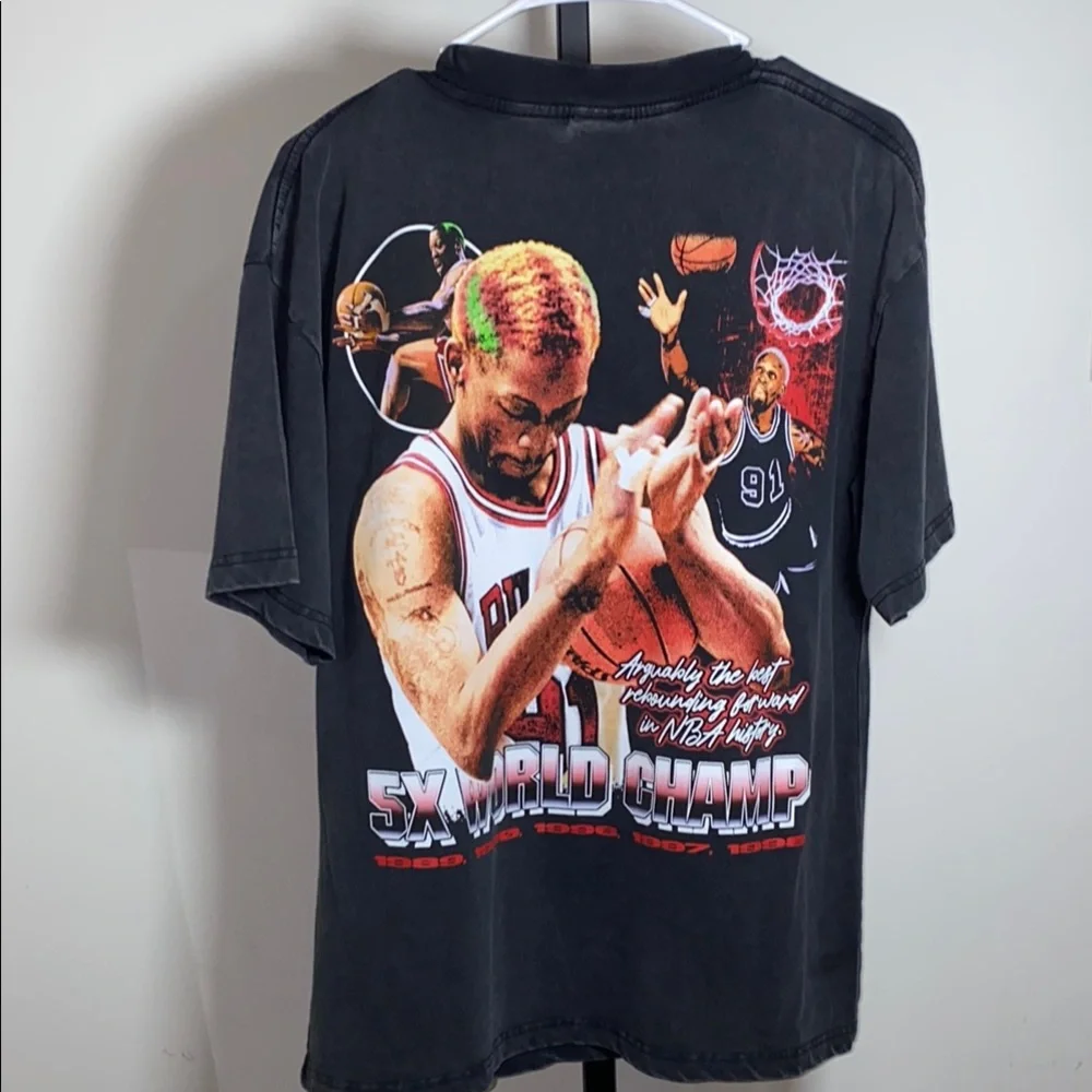 Dennis Rodman Chicago Bulls Short Sleeve Tee with Vintage Graphic Size Medium